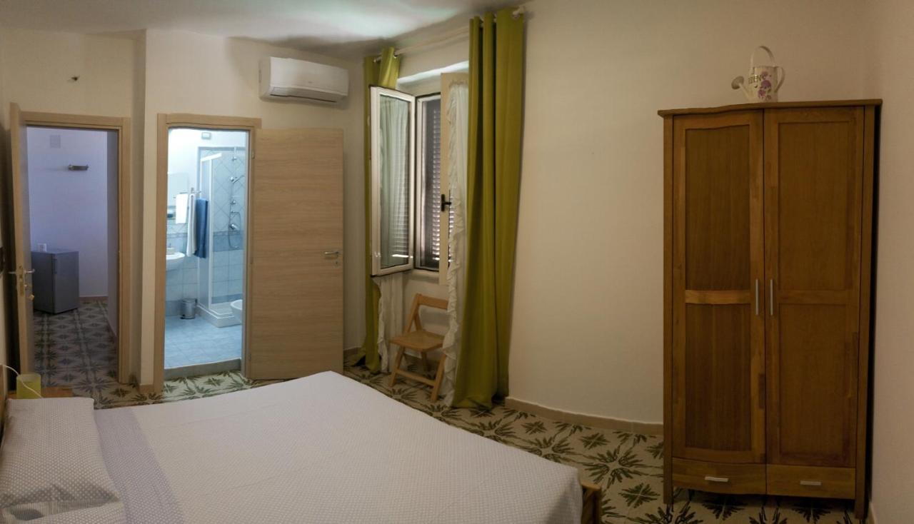I Tre Scalini Bed & Breakfast Stintino Exterior foto