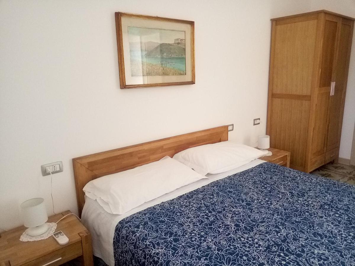 I Tre Scalini Bed & Breakfast Stintino Exterior foto
